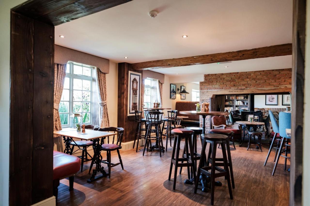 The Bower Inn Bridgwater Exterior photo The interior of the pub